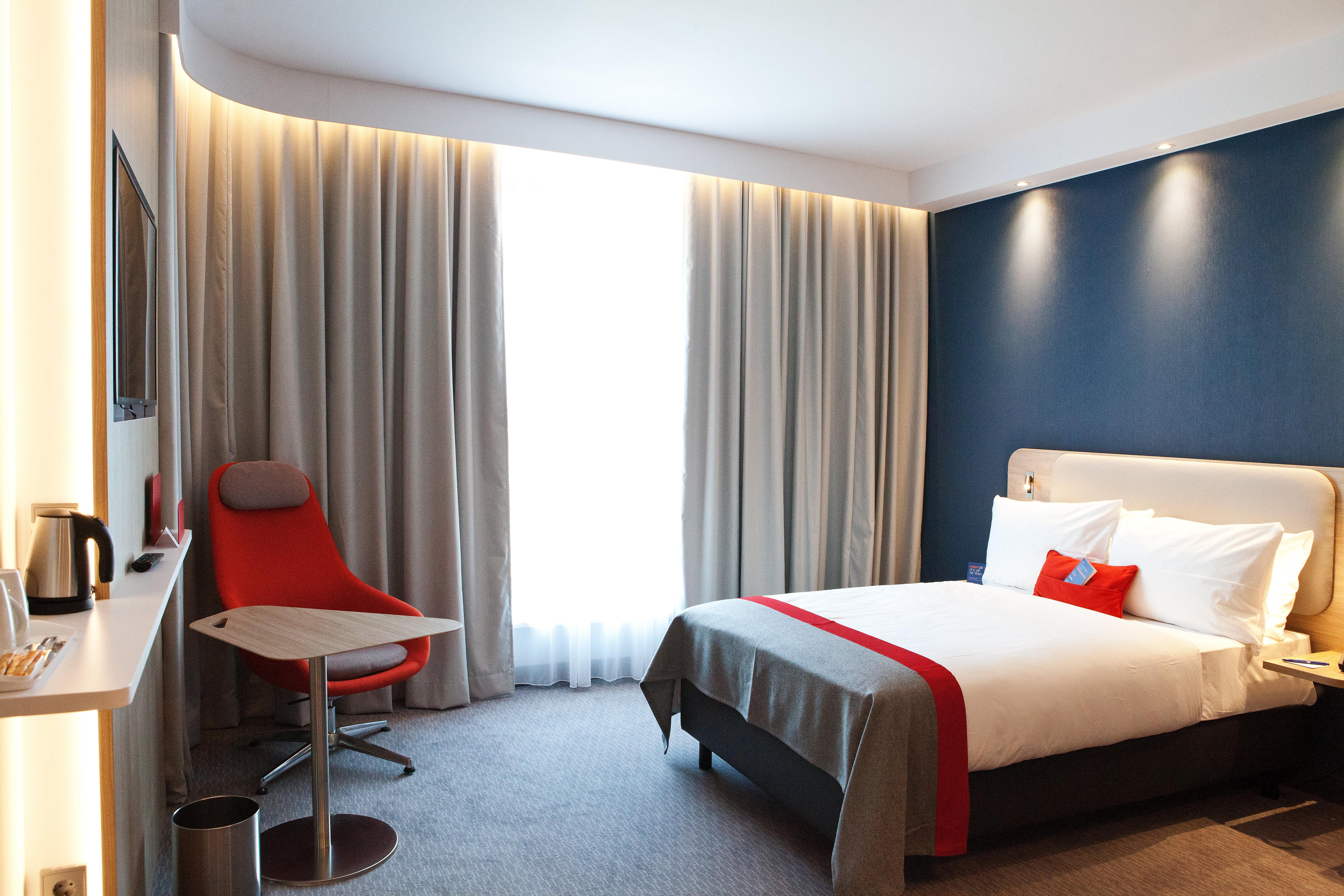 Holiday Inn Express Frankfurt Airport - Raunheim, An Ihg Hotel Dış mekan fotoğraf