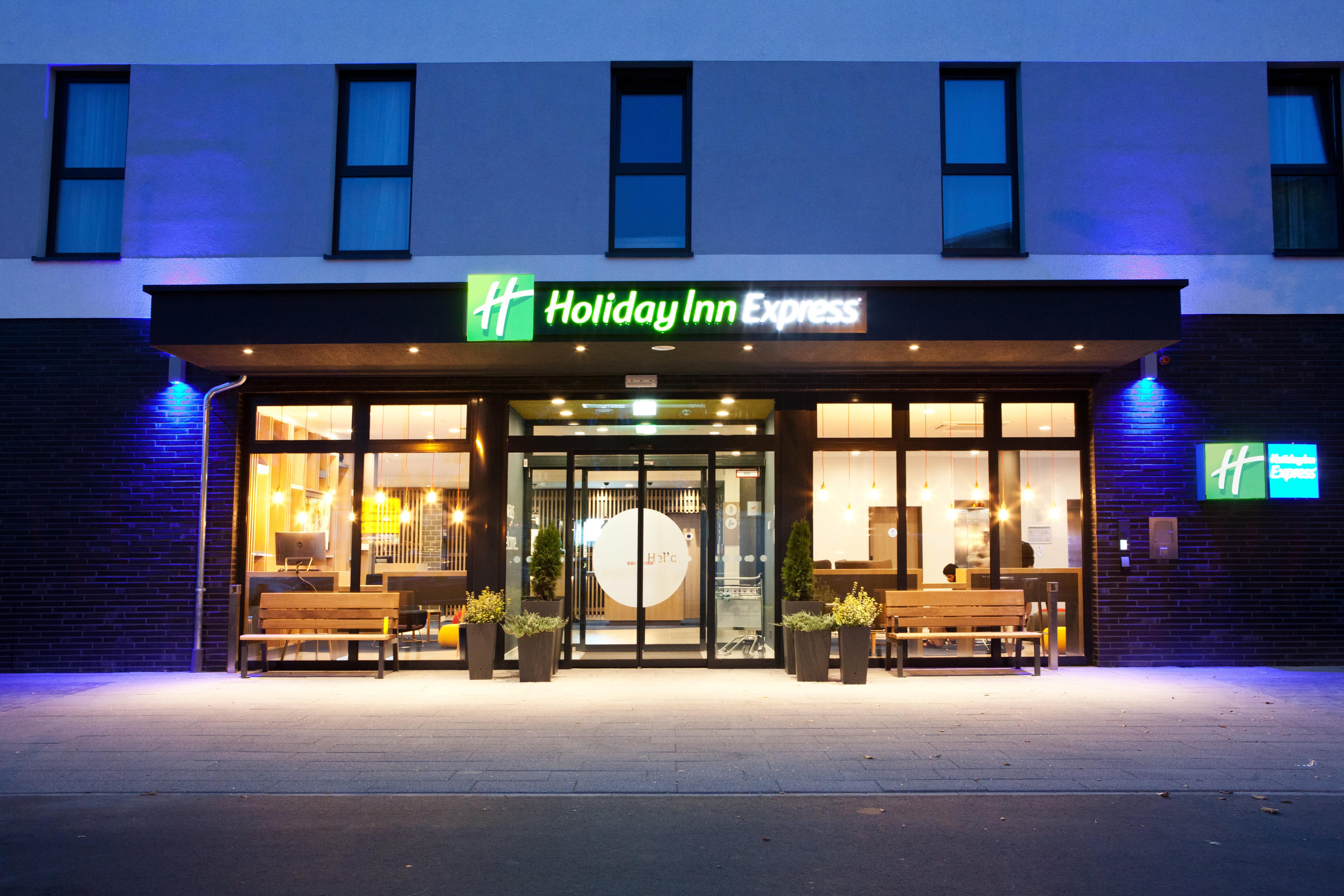 Holiday Inn Express Frankfurt Airport - Raunheim, An Ihg Hotel Dış mekan fotoğraf